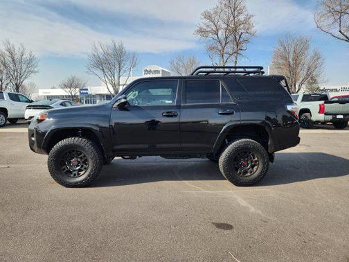 Midnight Black Metallic 2016 Toyota 4Runner Trail Premium