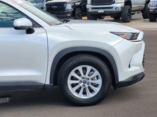 White 2024 Toyota Grand Highlander XLE