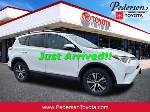 Super White 2017 Toyota RAV4 XLE