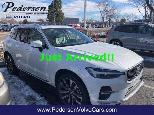 2023 Volvo XC60 B5 Ultimate Bright Theme