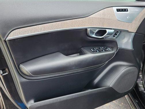 2023 Volvo XC90 Recharge Plug-In Hybrid T8 Ultimate Bright Theme 7-Seater