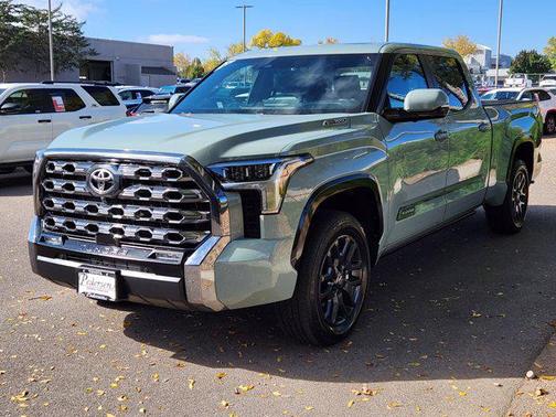 2025 Toyota Tundra Hybrid Platinum