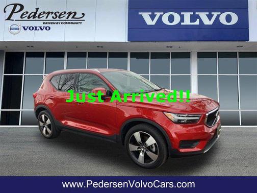 2019 Volvo XC40 T4 Momentum