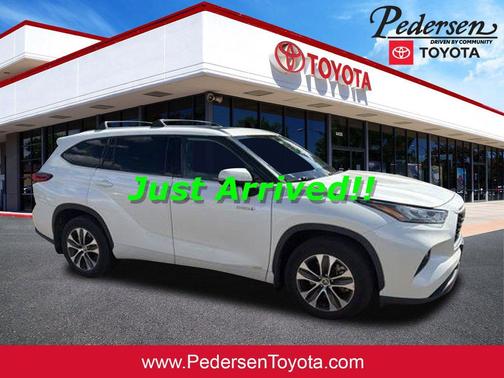 Blizzard Pearl 2020 Toyota Highlander Hybrid XLE