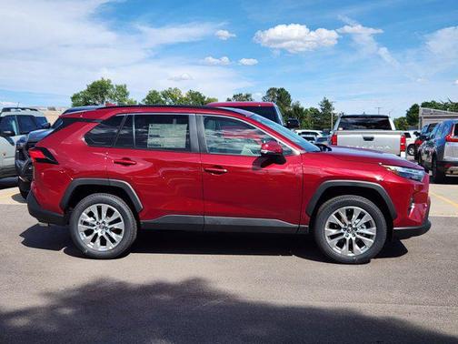 2025 Toyota RAV4 XLE Premium