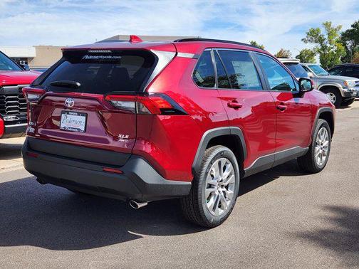 2025 Toyota RAV4 XLE Premium