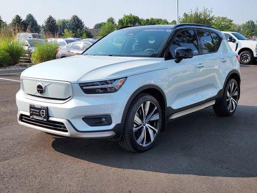 2022 Volvo XC40 Recharge Pure Electric P8 Twin Ultimate