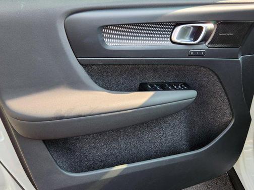 2022 Volvo XC40 Recharge Pure Electric P8 Twin Ultimate
