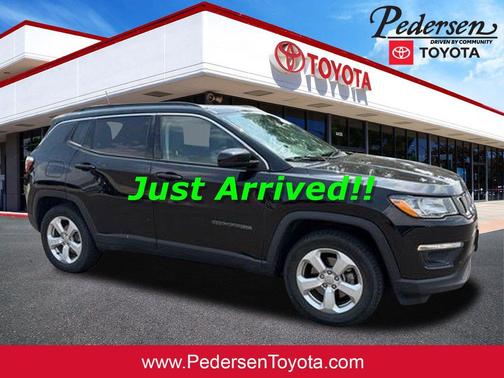 Diamond Black Crystal Pearlcoat 2017 Jeep Compass Latitude