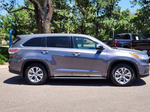 2016 Toyota Highlander LE
