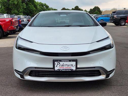 2025 Toyota Prius L