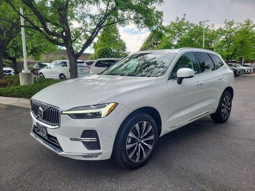 2023 Volvo XC60 B5 Plus Bright Theme
