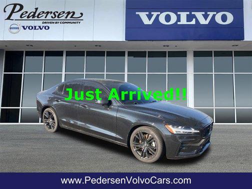 2024 Volvo S60 B5 Plus Black Edition