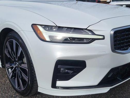 2020 Volvo S60 T6 R-Design