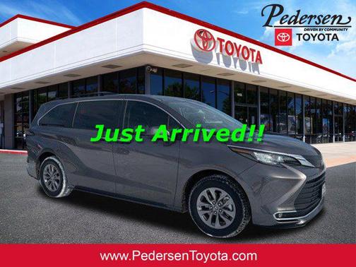 2023 Toyota Sienna XLE