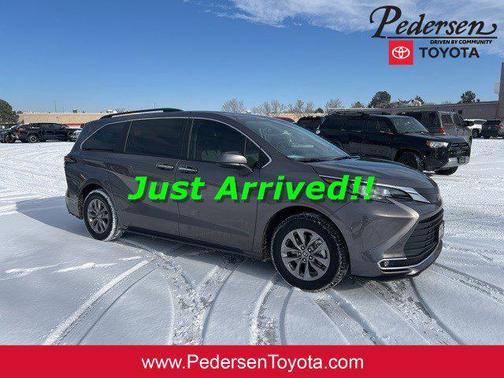 2023 Toyota Sienna XLE