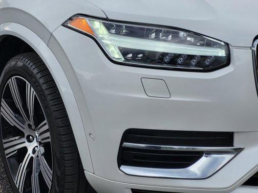 Crystal White Metallic 2024 Volvo XC90 Recharge Plug-In Hybrid T8 Plus Bright Theme 7-Seater