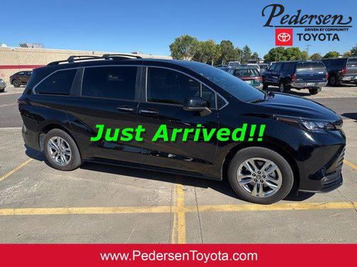 2023 Toyota Sienna Woodland Edition