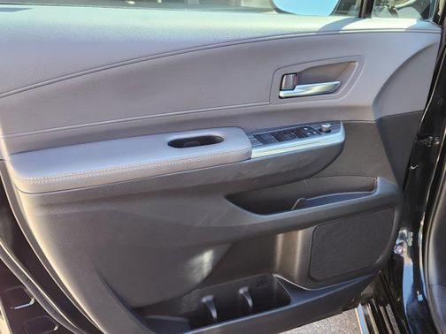 2023 Toyota Sienna Woodland Edition