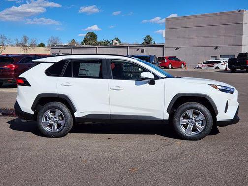 2025 Toyota RAV4 Hybrid LE