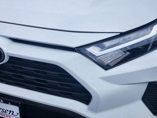 Ice Cap 2023 Toyota RAV4 LE