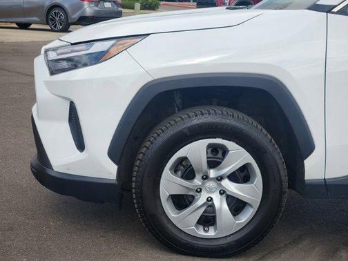 Ice Cap 2023 Toyota RAV4 LE