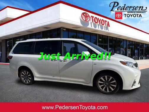 2020 Toyota Sienna XLE
