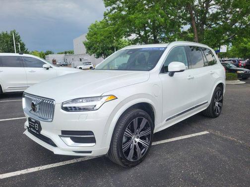 2024 Volvo XC90 Recharge Plug-In Hybrid T8 Plus Bright Theme 7-Seater