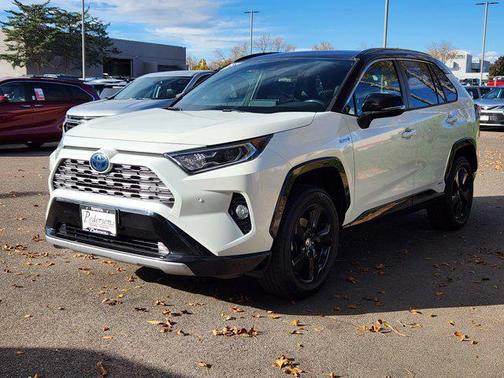 2020 Toyota RAV4 Hybrid SE