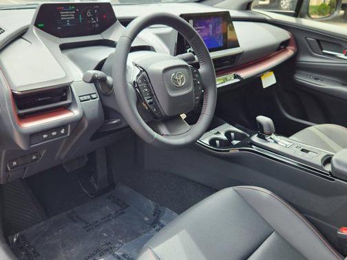 2025 Toyota Prius L