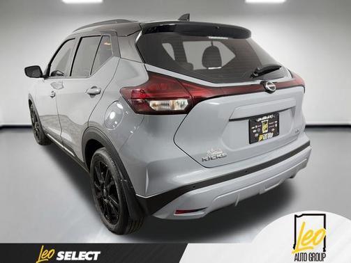 Gray/Super Black 2023 Nissan Kicks SR