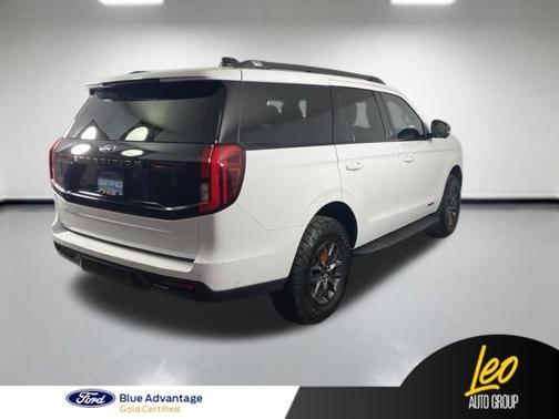 OXFORD WHITE 2025 Ford Expedition TREMOR