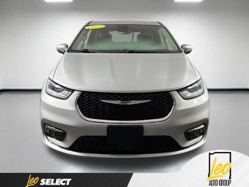 Silver Mist Clearcoat 2023 Chrysler Pacifica Touring L