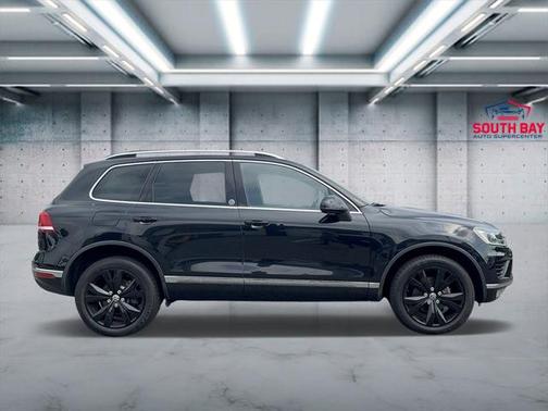 2017 Volkswagen Touareg V6 Wolfsburg Edition