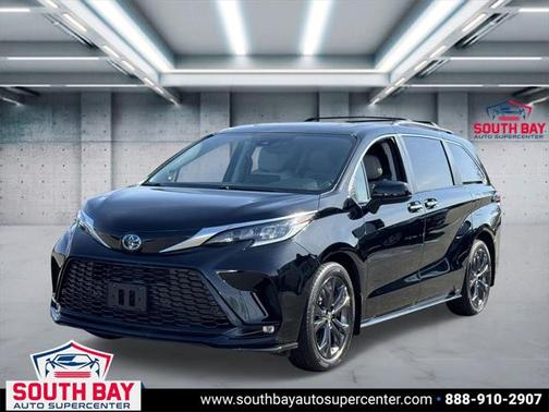 2022 Toyota Sienna XSE 7 Passenger