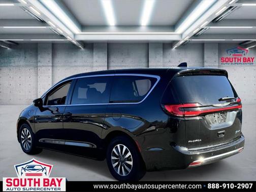 2022 Chrysler Pacifica Hybrid Touring L