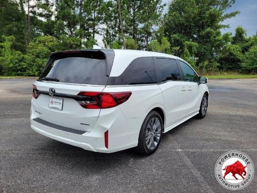White 2025 Honda Odyssey TOURING