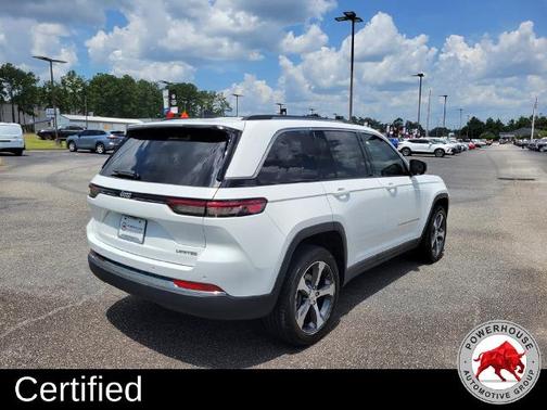 Bright White Clearcoat 2024 Jeep Grand Cherokee LIMITED