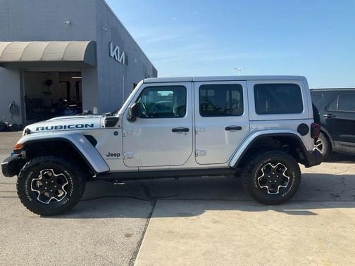 Silver Zynith Clearcoat 2023 Jeep Wrangler 4xe Rubicon