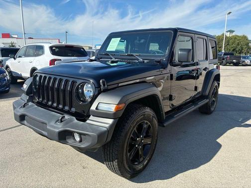 Black Clearcoat 2022 Jeep Wrangler Unlimited Sport Altitude