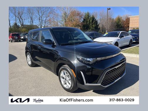 Fusion Black 2025 Kia Soul LX