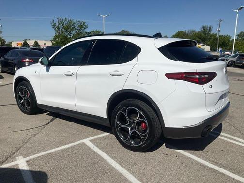 Alfa White 2023 Alfa Romeo Stelvio Ti