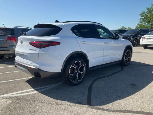 Alfa White 2023 Alfa Romeo Stelvio Ti