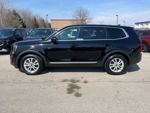 Ebony Black 2020 Kia Telluride LX