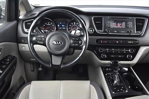 2017 Kia Sedona LX