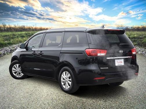 2017 Kia Sedona LX