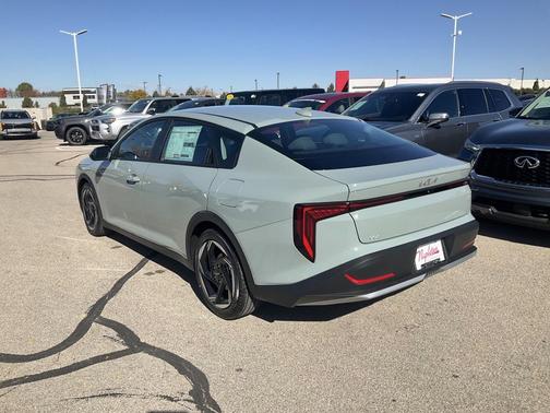 2025 Kia K4 EX