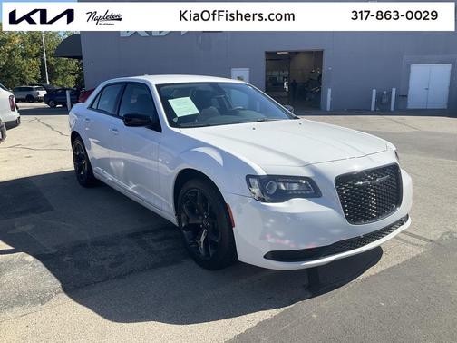 2023 Chrysler 300 Touring