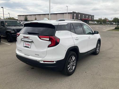 2024 GMC Terrain SLT
