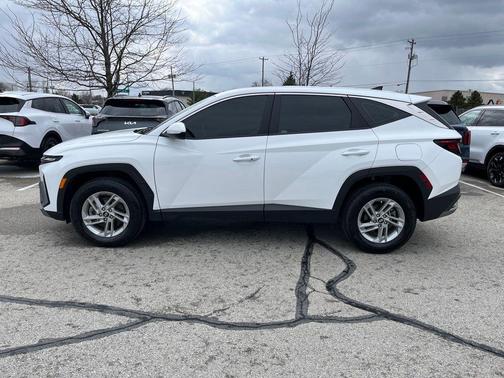 2025 Hyundai TUCSON SE